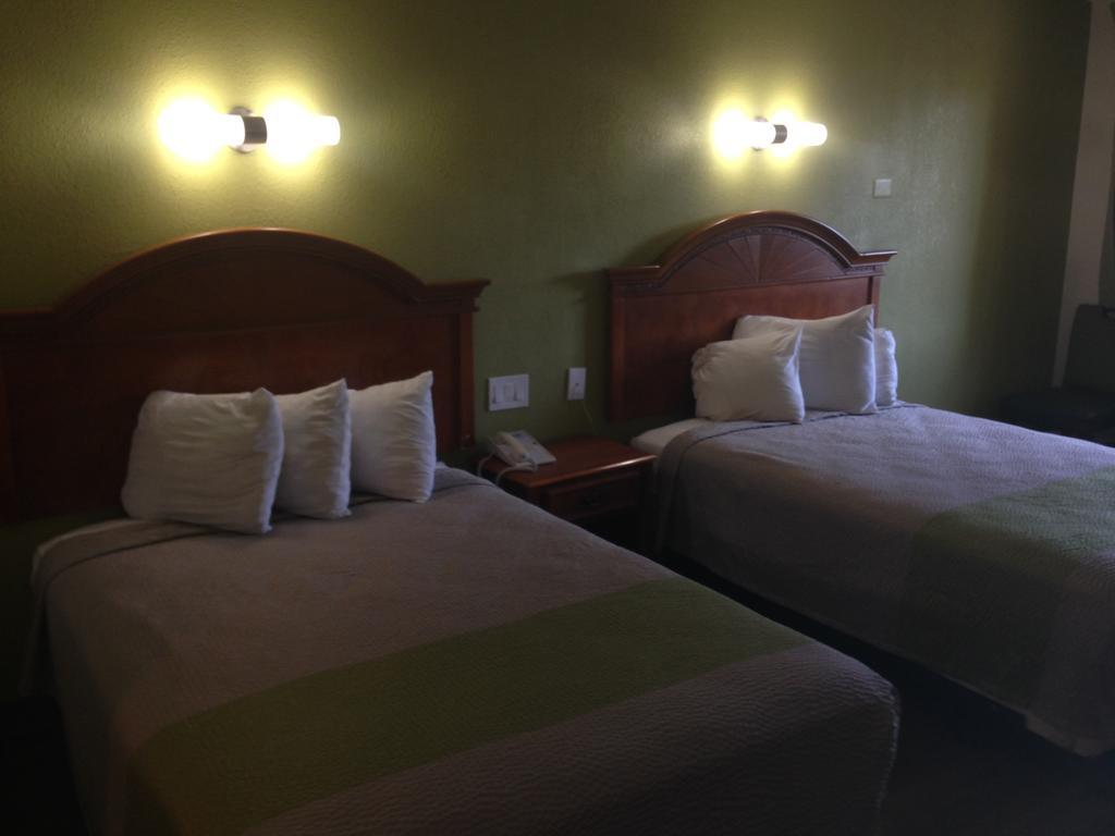 Red Carpet Inn - New Brunswick Extérieur photo